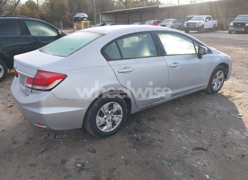 Photo 4 of 2015 Honda Civic LX (VIN 2HGFB2F50FH557824)