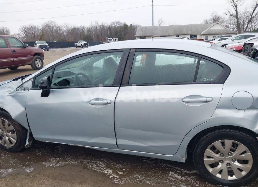 Photo 14 of 2012 Honda Civic SDN LX (VIN 2HGFB2F51CH510930)