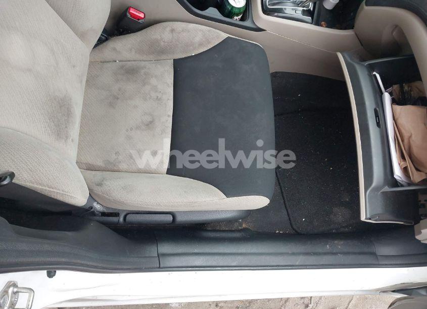 Photo 5 of 2013 Honda Civic LX (VIN 2HGFB2F51DH578064)