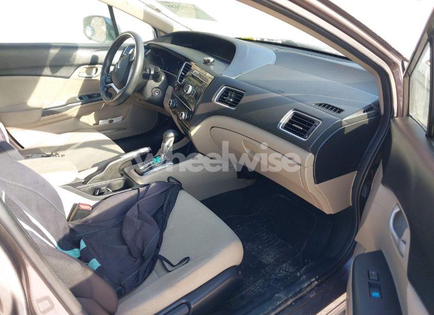 Photo 5 of 2013 Honda Civic LX (VIN 2HGFB2F51DH582907)