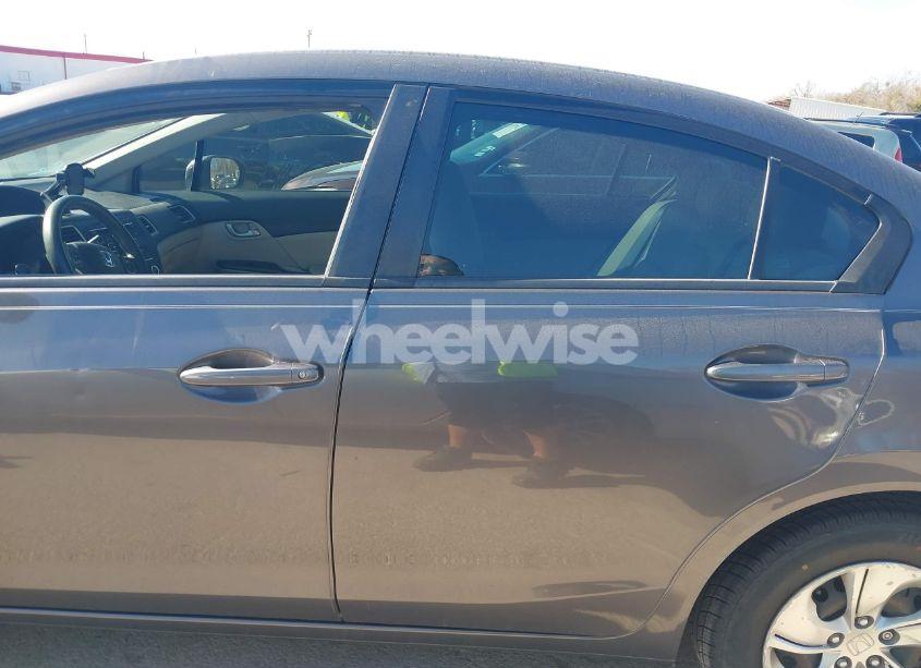 Photo 13 of 2015 Honda Civic LX (VIN 2HGFB2F51FH552311)