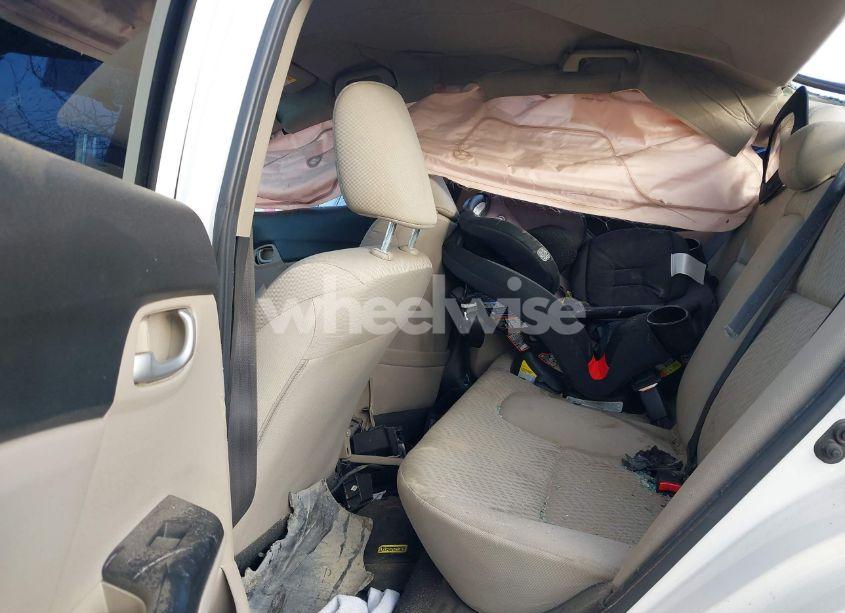 Photo 8 of 2015 Honda Civic LX (VIN 2HGFB2F51FH554611)