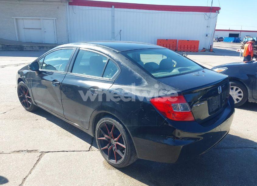 Photo 3 of 2012 Honda Civic LX (VIN 2HGFB2F52CH605383)