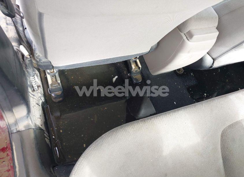 Photo 6 of 2013 Honda Civic LX (VIN 2HGFB2F52DH538253)