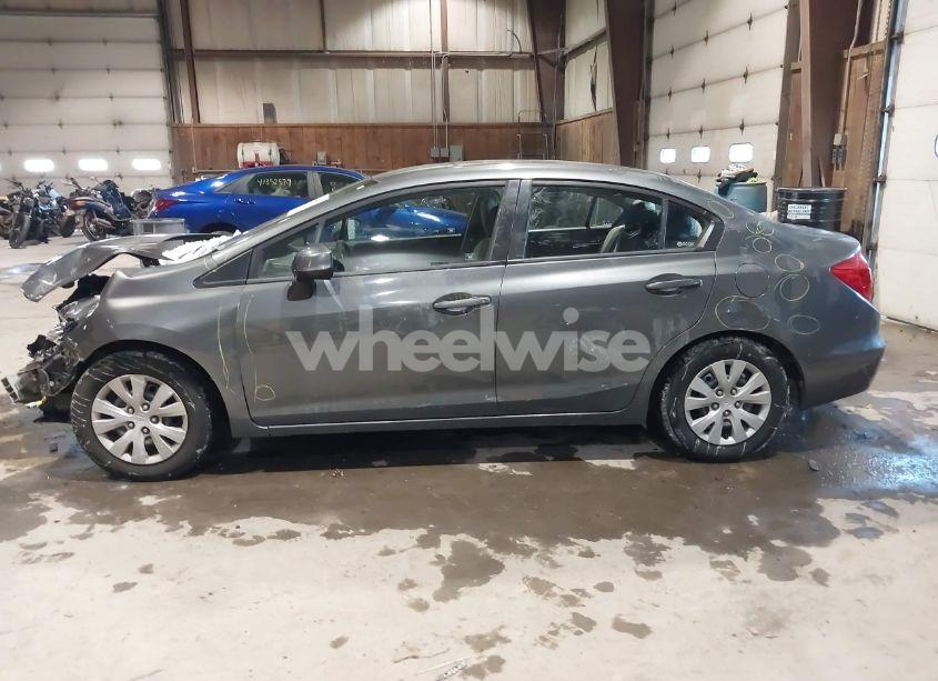 Photo 15 of 2012 Honda Civic SDN LX (VIN 2HGFB2F53CH321261)