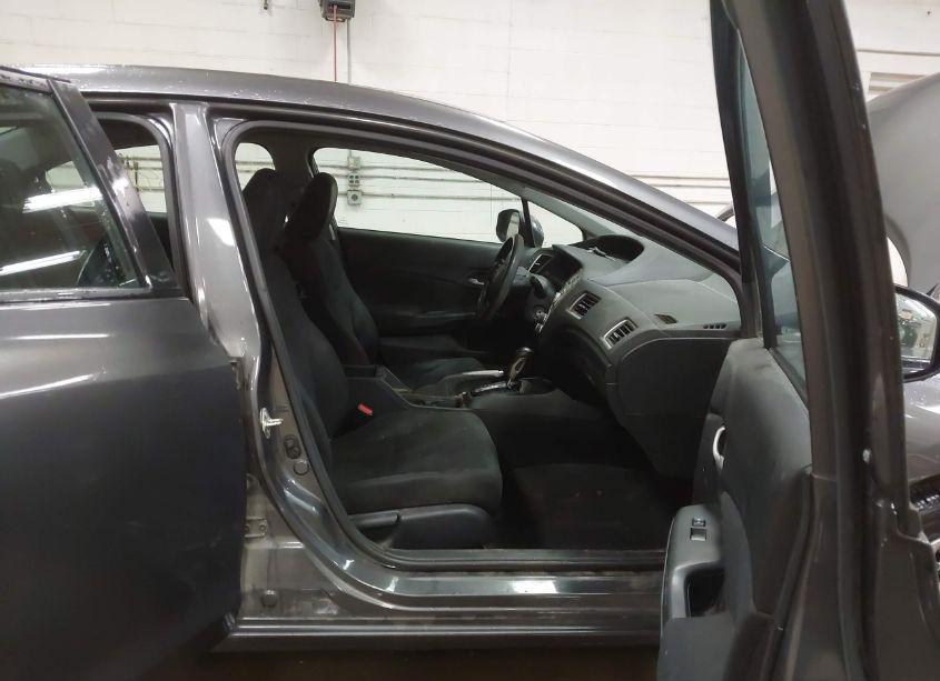 Photo 5 of 2013 Honda Civic LX (VIN 2HGFB2F53DH593875)