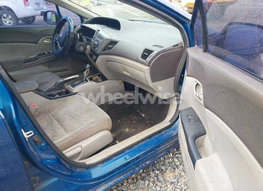 Photo 5 of 2012 Honda Civic LX (VIN 2HGFB2F54CH581524)