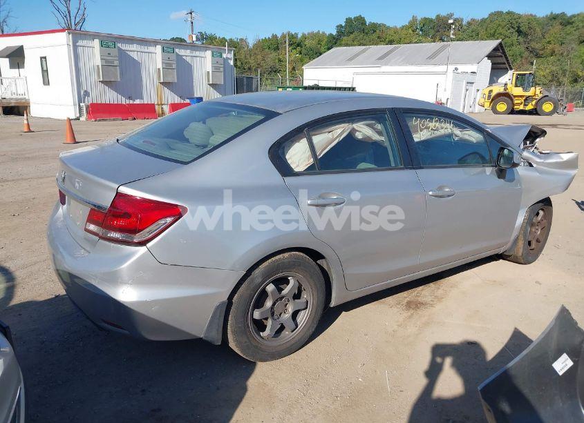 Photo 4 of 2013 Honda Civic LX (VIN 2HGFB2F54DH595585)