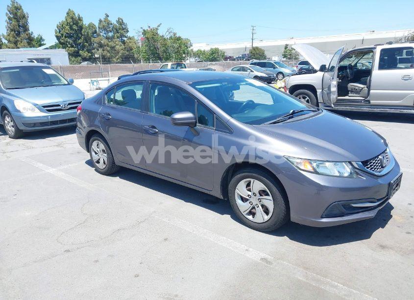 2015 Honda Civic LX (VIN 2HGFB2F54FH528455) main photo