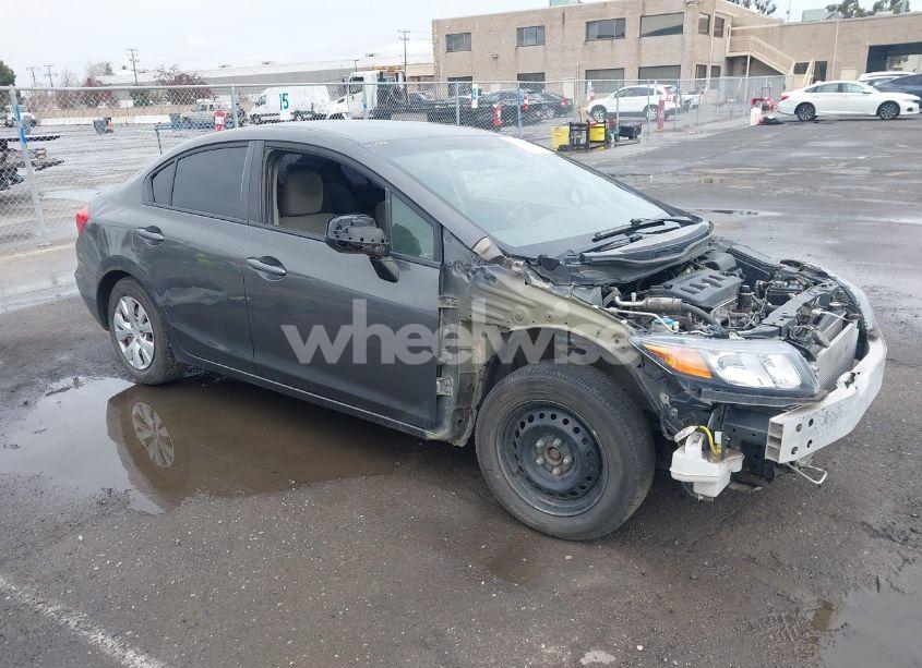2012 Honda Civic SDN LX (VIN 2HGFB2F56CH586370) main photo