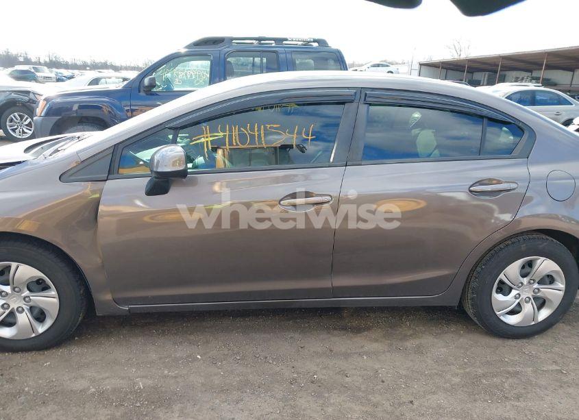 Photo 14 of 2013 Honda Civic LX (VIN 2HGFB2F56DH582255)