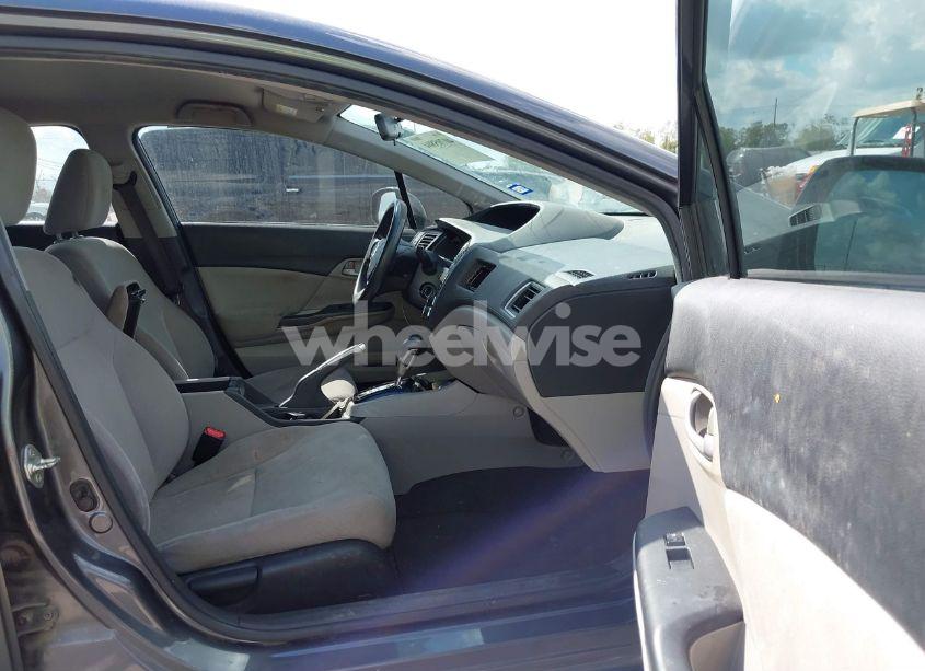 Photo 5 of 2013 Honda Civic LX (VIN 2HGFB2F56DH597077)