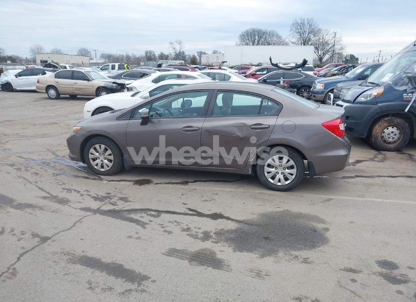 Photo 14 of 2012 Honda Civic SDN LX (VIN 2HGFB2F57CH536318)