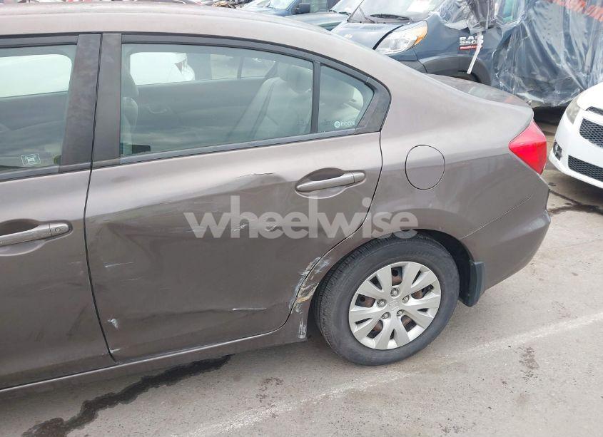 Photo 6 of 2012 Honda Civic SDN LX (VIN 2HGFB2F57CH536318)