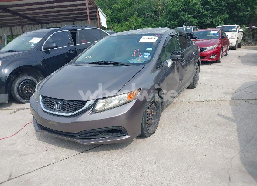 Photo 2 of 2012 Honda Civic LX (VIN 2HGFB2F57CH593067)
