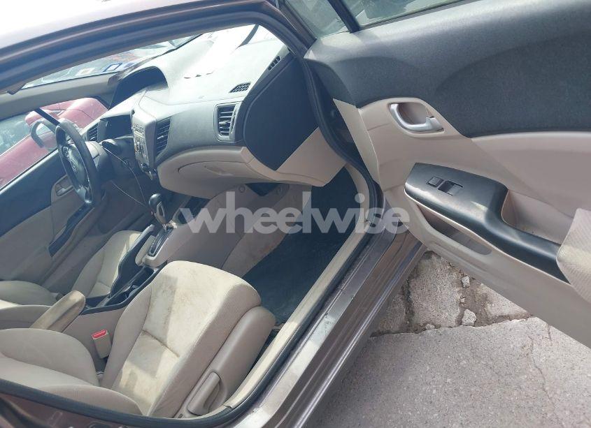 Photo 5 of 2012 Honda Civic LX (VIN 2HGFB2F57CH593067)