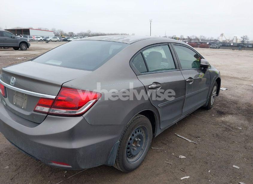 Photo 4 of 2013 Honda Civic LX (VIN 2HGFB2F57DH579171)