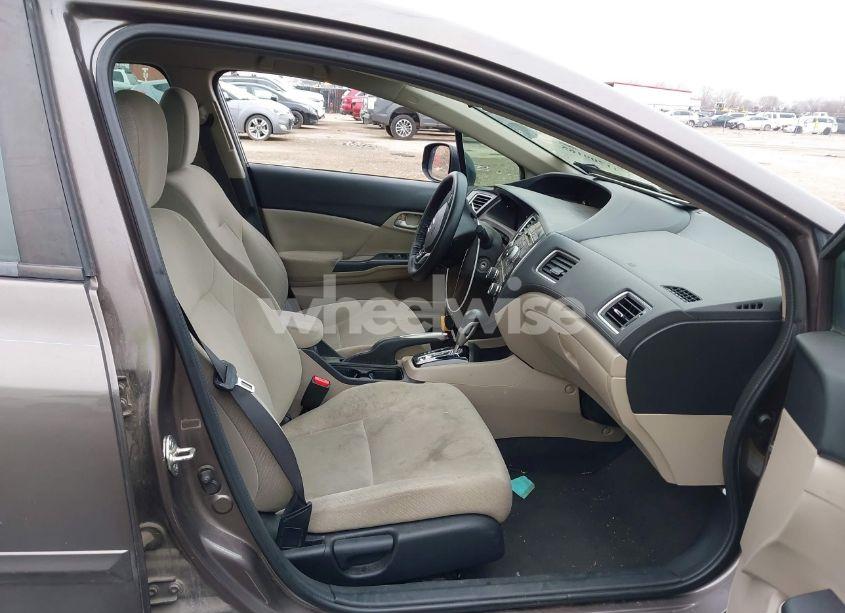 Photo 5 of 2013 Honda Civic LX (VIN 2HGFB2F57DH579171)