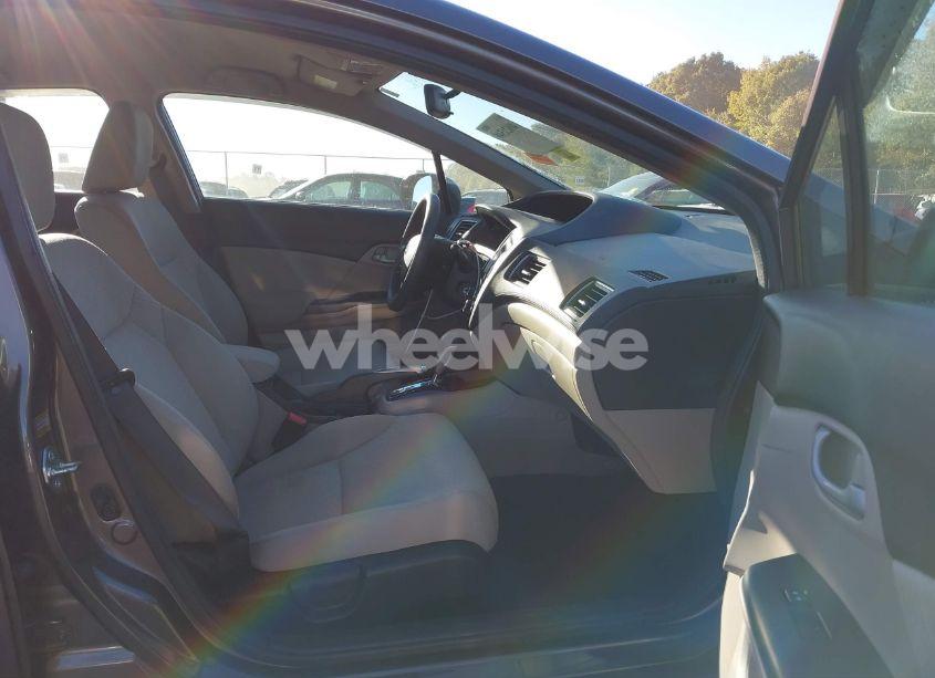 Photo 5 of 2014 Honda Civic LX (VIN 2HGFB2F57EH522860)