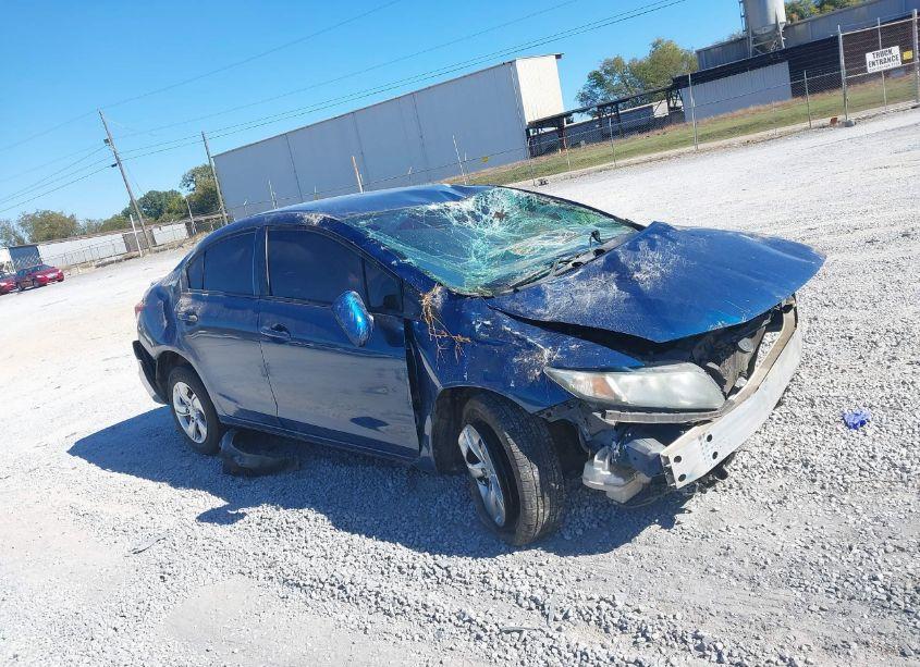 2015 Honda Civic LX (VIN 2HGFB2F57FH559957) main photo