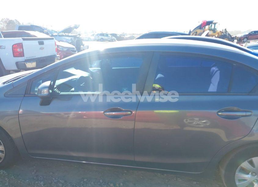 Photo 14 of 2012 Honda Civic LX (VIN 2HGFB2F58CH307209)