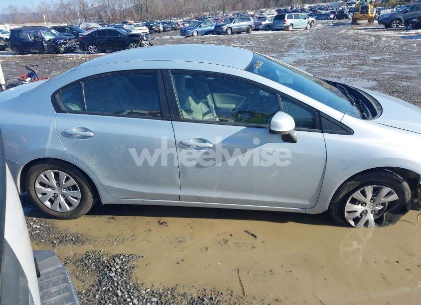 Photo 13 of 2012 Honda Civic SDN LX (VIN 2HGFB2F58CH555881)