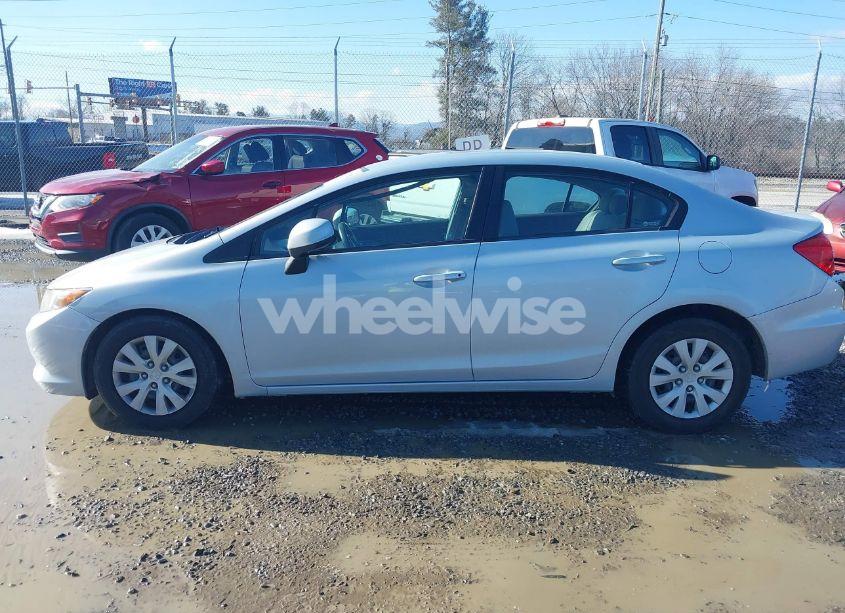 Photo 14 of 2012 Honda Civic SDN LX (VIN 2HGFB2F58CH555881)