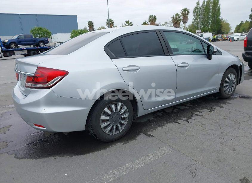 Photo 4 of 2013 Honda Civic LX (VIN 2HGFB2F58DH559656)