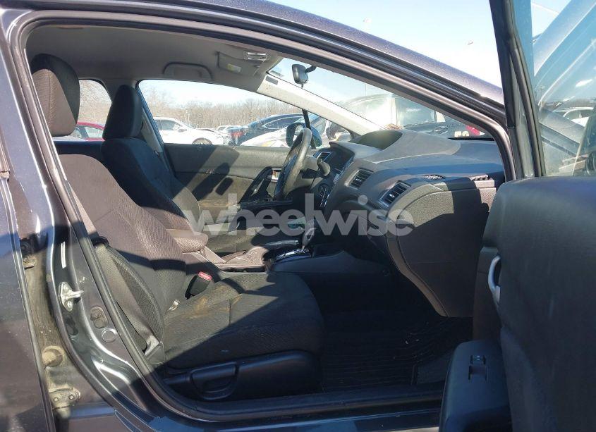 Photo 5 of 2013 Honda Civic LX (VIN 2HGFB2F58DH575209)