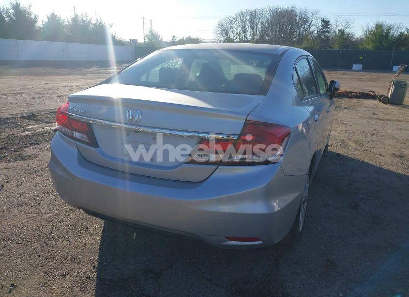 Photo 4 of 2015 Honda Civic LX (VIN 2HGFB2F58FH528801)