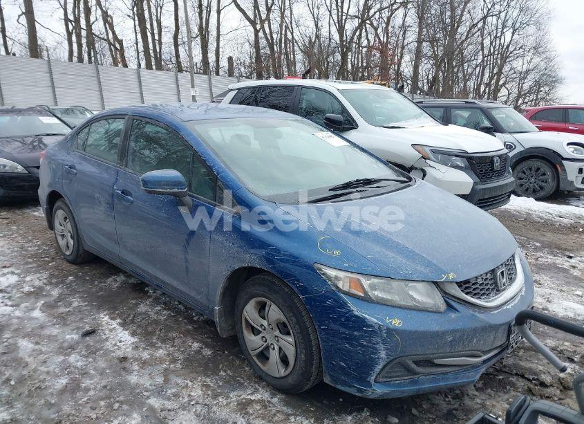 2015 Honda Civic LX (VIN 2HGFB2F58FH560633) main photo