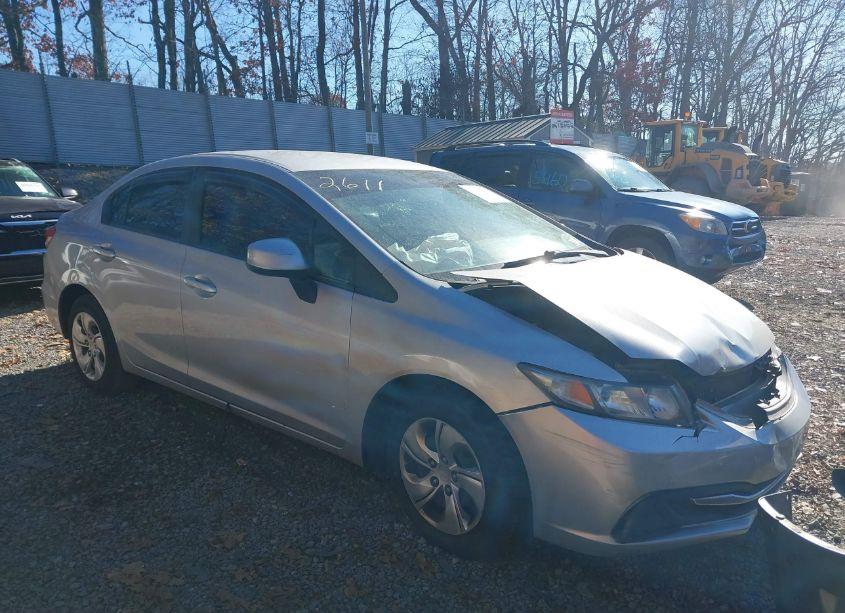 2015 Honda Civic LX (VIN 2HGFB2F58FH562611) main photo