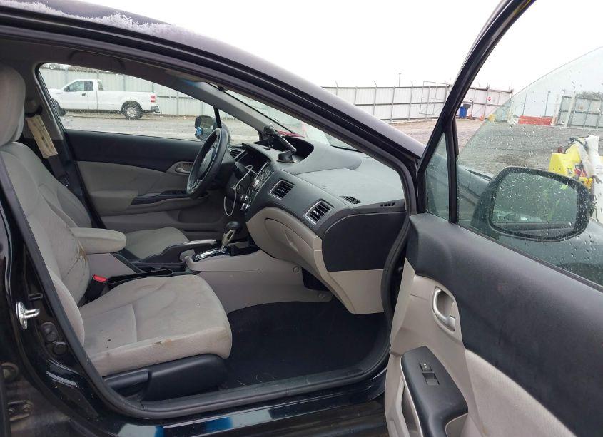 Photo 5 of 2013 Honda Civic LX (VIN 2HGFB2F59DH518114)