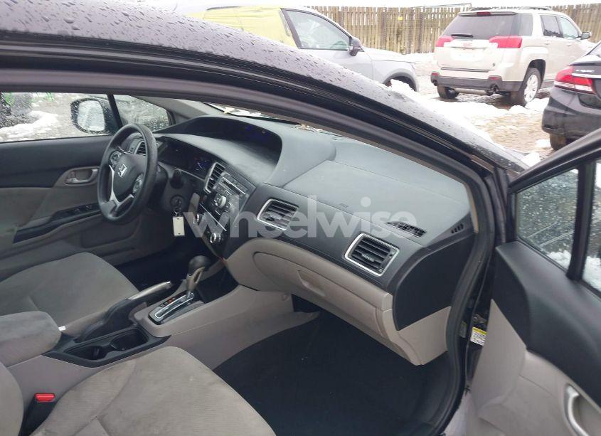 Photo 5 of 2013 Honda Civic LX (VIN 2HGFB2F59DH576000)