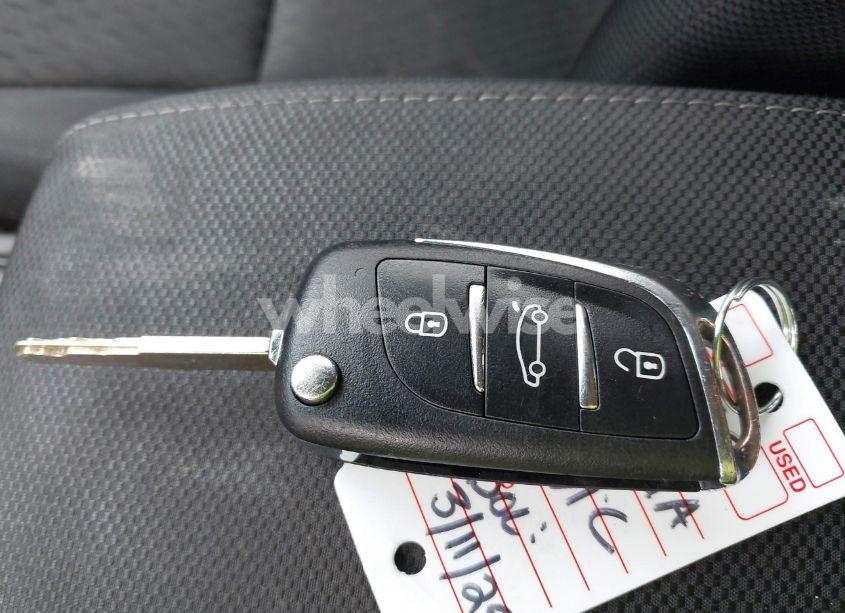 Photo 11 of 2015 Honda Civic LX (VIN 2HGFB2F59FH519976)