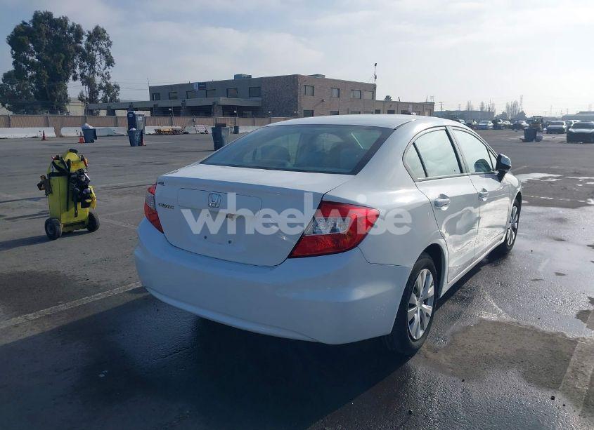 Photo 4 of 2012 Honda Civic SDN LX (VIN 2HGFB2F5XCH570513)