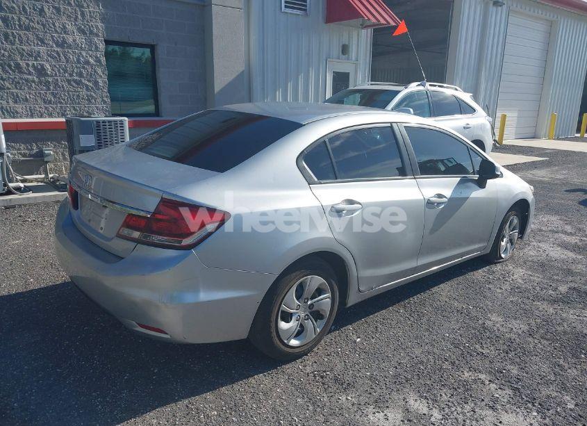 Photo 4 of 2013 Honda Civic LX (VIN 2HGFB2F5XDH549386)