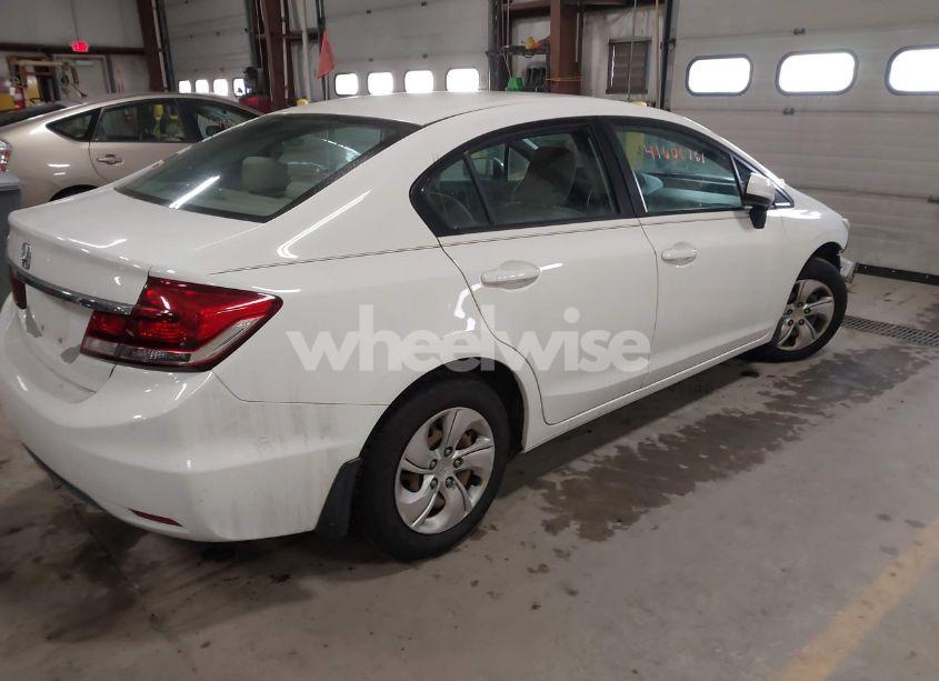 Photo 4 of 2015 Honda Civic LX (VIN 2HGFB2F5XFH505746)