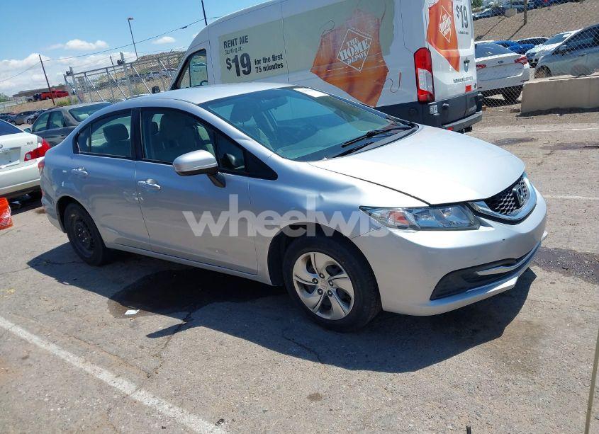 2015 Honda Civic LX (VIN 2HGFB2F5XFH528296) main photo