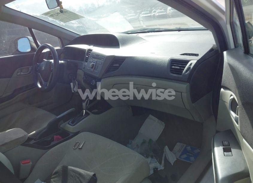 Photo 5 of 2012 Honda Civic HF (VIN 2HGFB2F67CH550308)