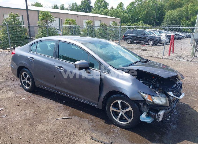 2015 Honda Civic SE (VIN 2HGFB2F72FH543635) main photo