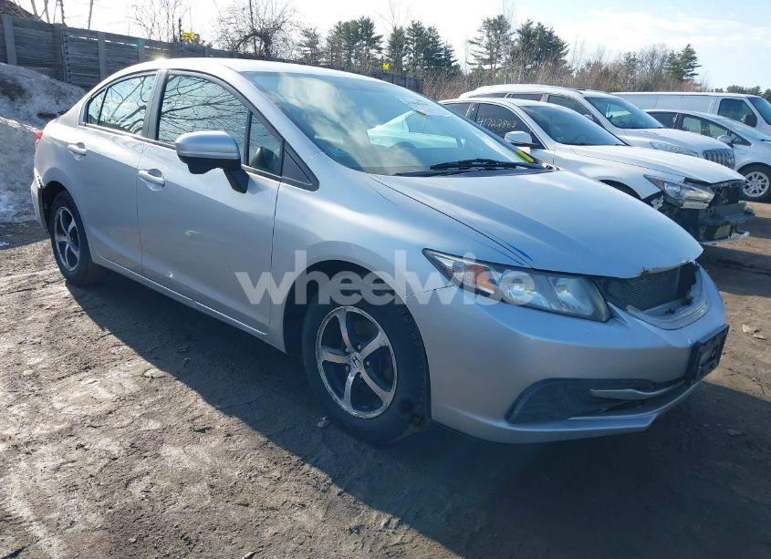 2015 Honda Civic SE (VIN 2HGFB2F75FH508295) main photo
