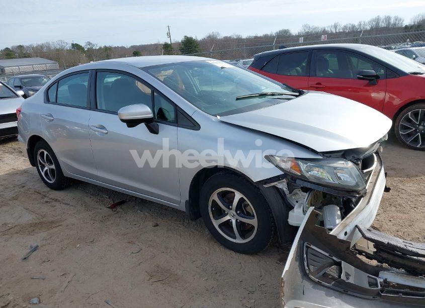 2015 Honda Civic SE (VIN 2HGFB2F7XFH550560) main photo