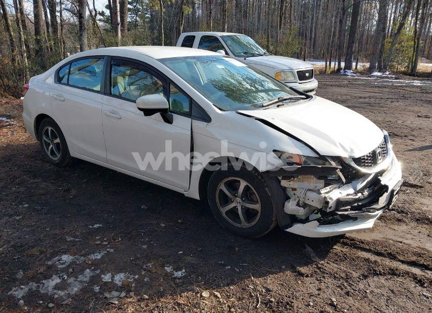 2015 Honda Civic SE (VIN 2HGFB2F7XFH563731) main photo