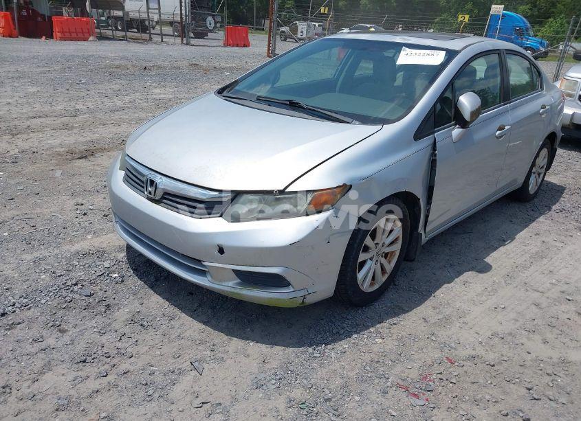 Photo 2 of 2012 Honda Civic EX-L (VIN 2HGFB2F96CH547135)