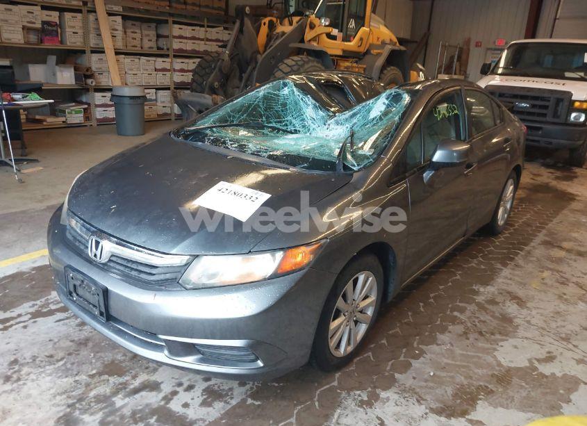 Photo 2 of 2012 Honda Civic EX-L (VIN 2HGFB2F98CH316592)