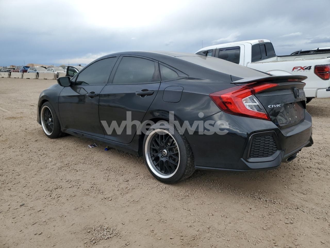 Photo 2 of 2019 HONDA CIVIC SI (VIN 2HGFC1E57KH706135)