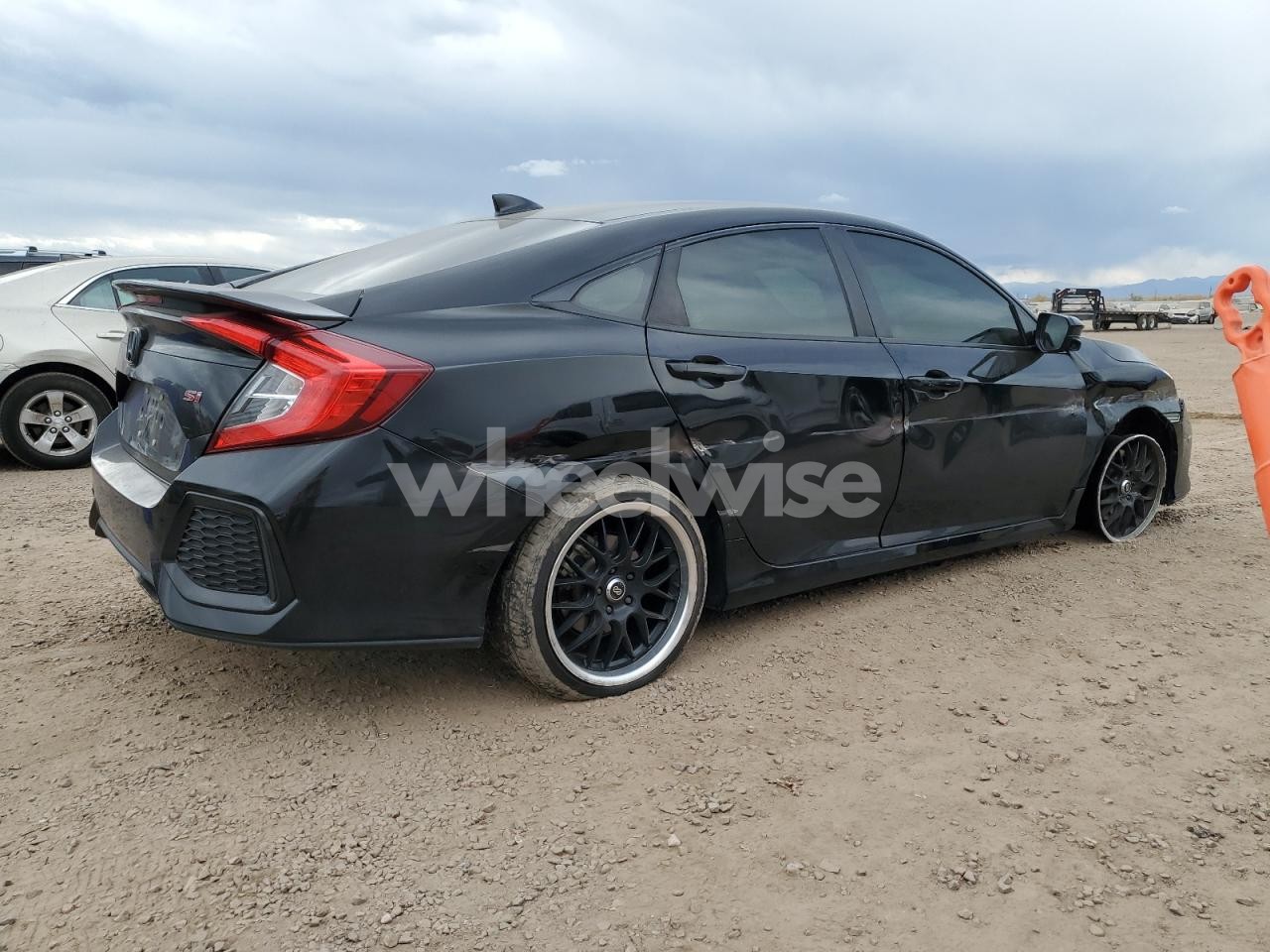 Photo 3 of 2019 HONDA CIVIC SI (VIN 2HGFC1E57KH706135)