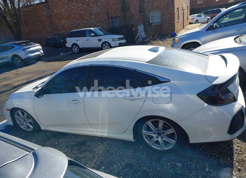 Photo 15 of 2018 Honda Civic SI (VIN 2HGFC1E58JH700200)