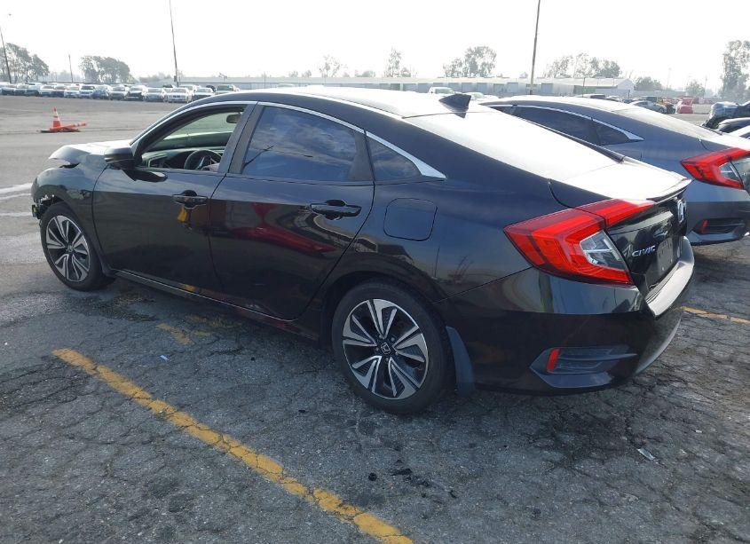 Photo 3 of 2017 Honda Civic EX-T (VIN 2HGFC1F30HH631090)